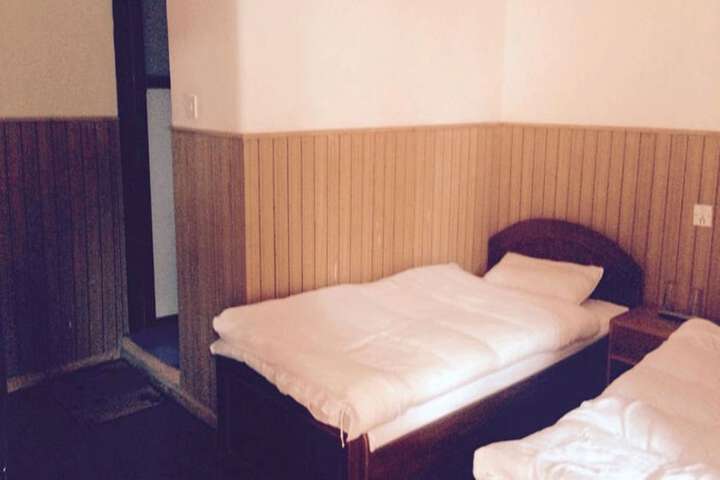 Room 11 of 20