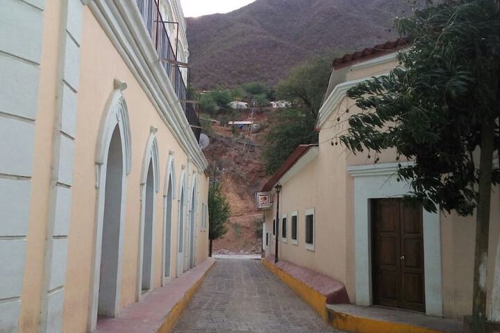 Hotel Mary