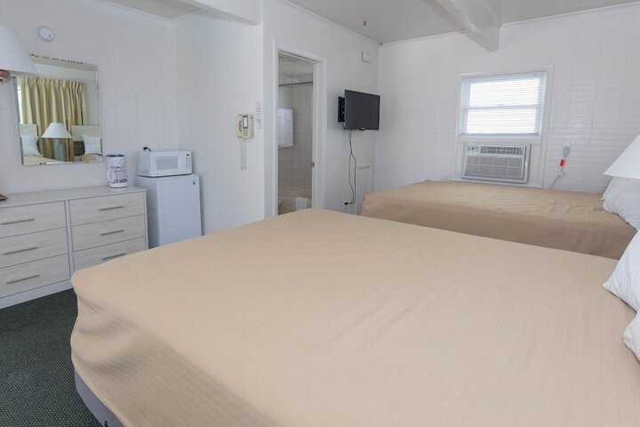 Room 9 of 34