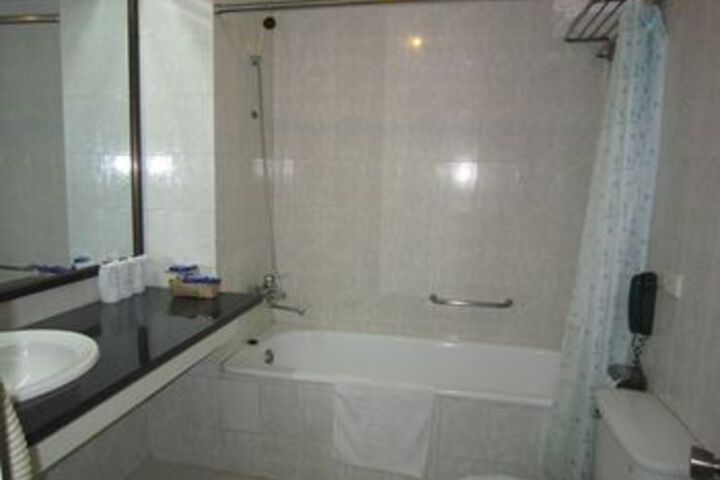 Room 3 of 13
