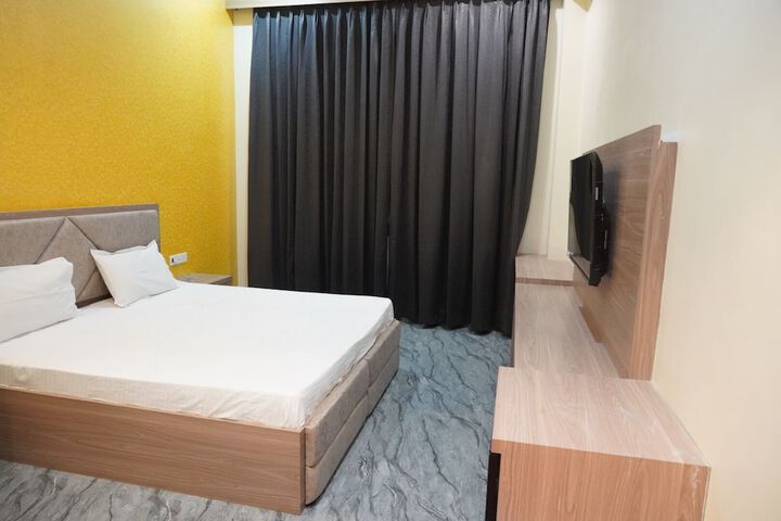Room 17 of 60