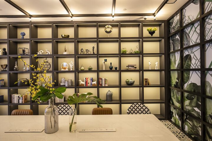 Entrance & Lobby