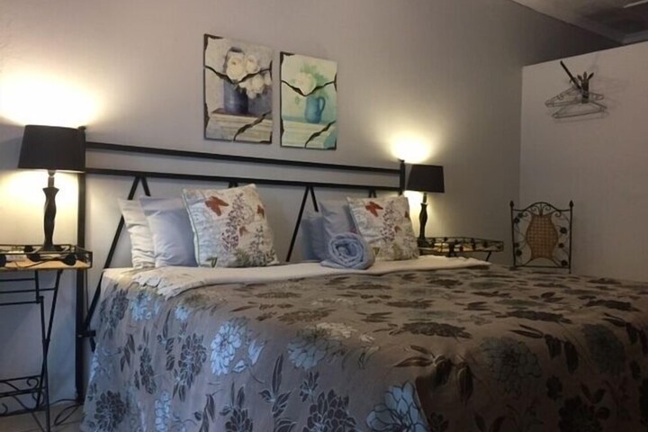 Room 12 of 28