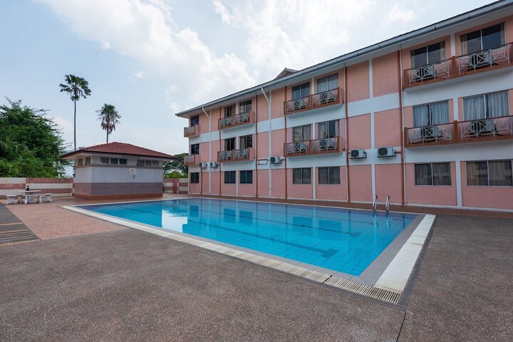 Pools & Facilities