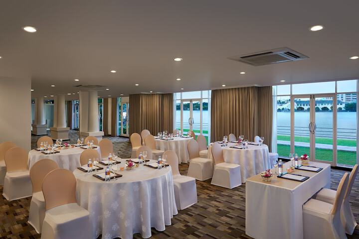 Ballroom/Hall 75 of 89
