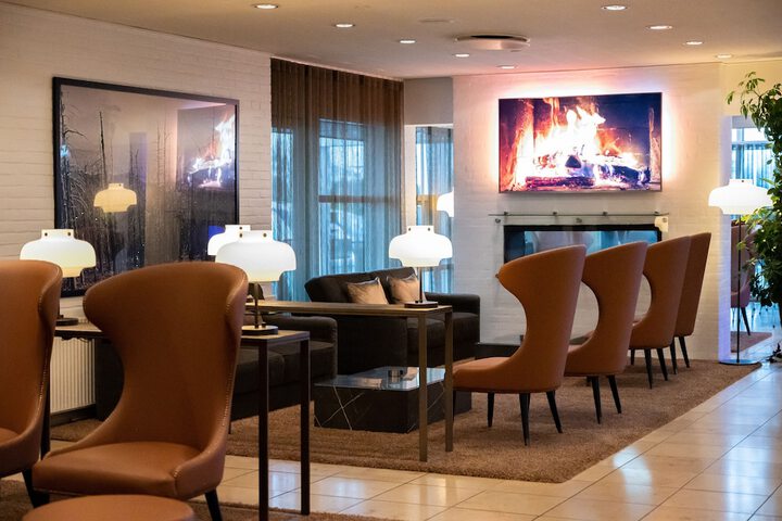Hotel Lobby