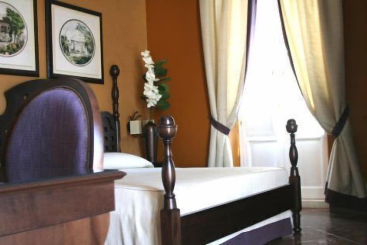 Room 16 of 35