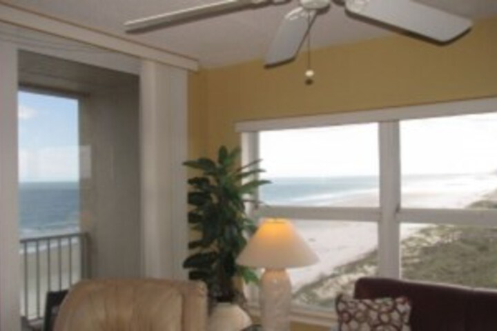 Room 12 of 25