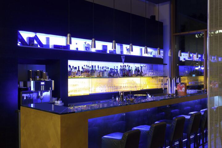 Lounge 40 of 58