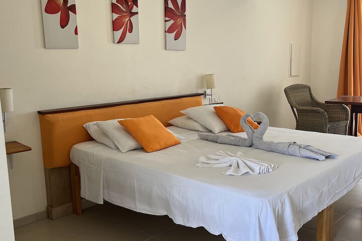 Room 2 of 26
