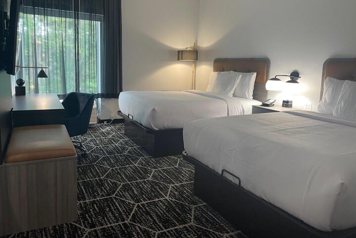 Room 6 of 14
