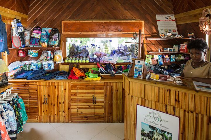 Gift Shop 99 of 224