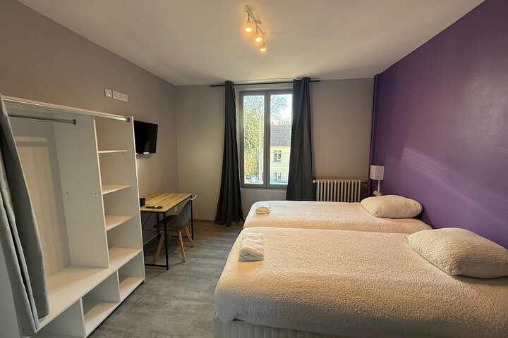 Room 2 of 20