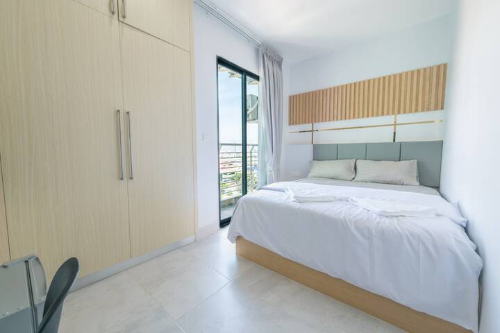 Room 7 of 148