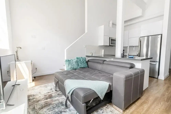 Room 4 of 23