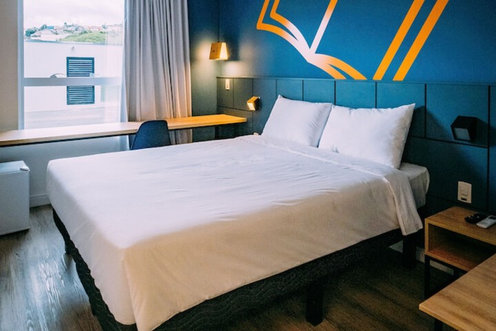 Room 12 of 96