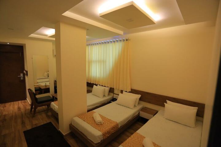 Room 4 of 26