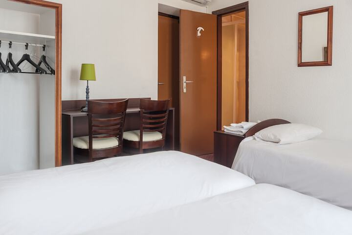 Room 4 of 29