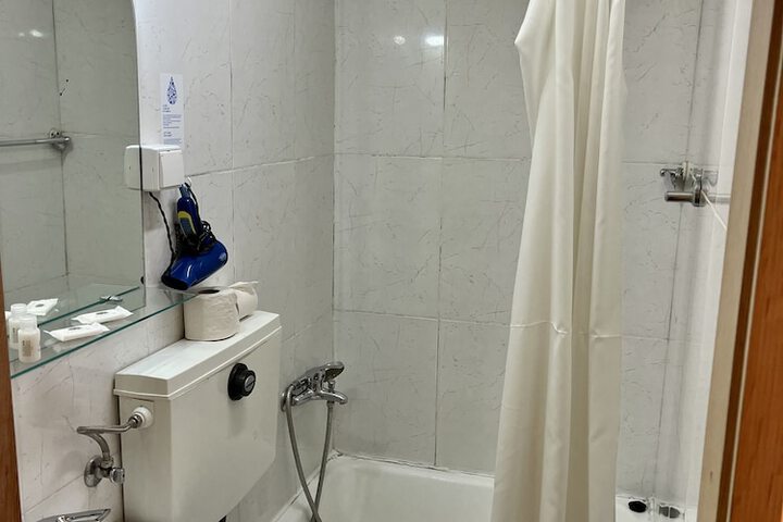 Room 27 of 45