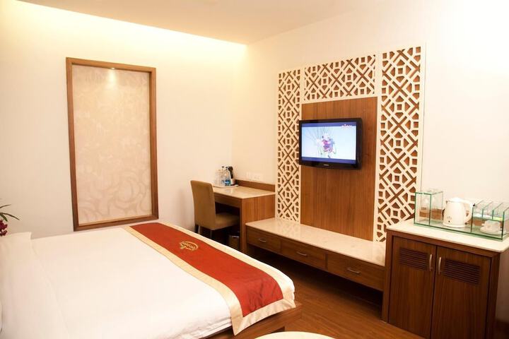 Room 10 of 39
