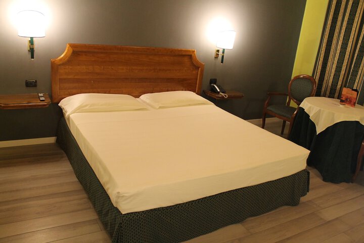 Room 20 of 110