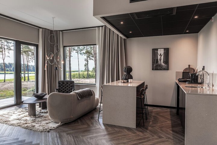 Room 10 of 124