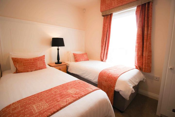 Room 6 of 22