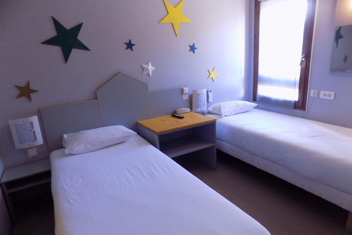 Room 16 of 73