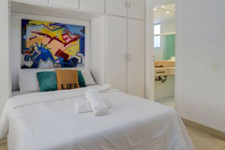 Room 42 of 104