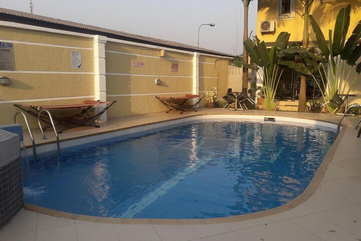 Pool 38 of 60