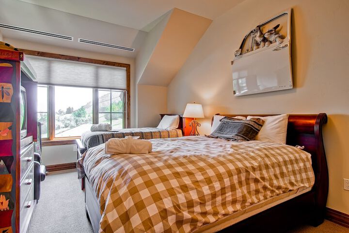 Room 14 of 209