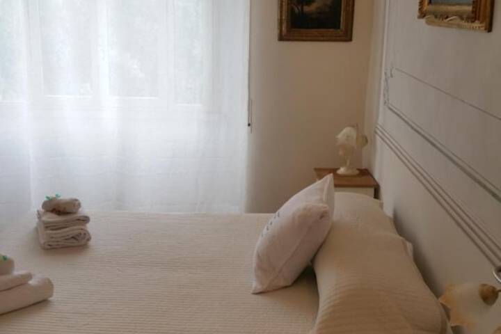 Room 25 of 40