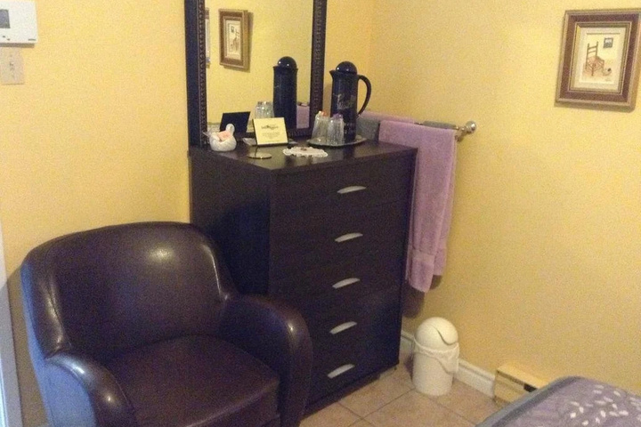 Room 2 of 23