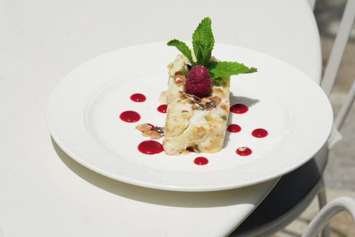 Dining 56 of 71
