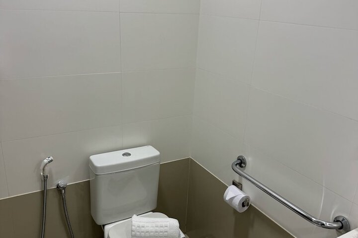 Room 53 of 100