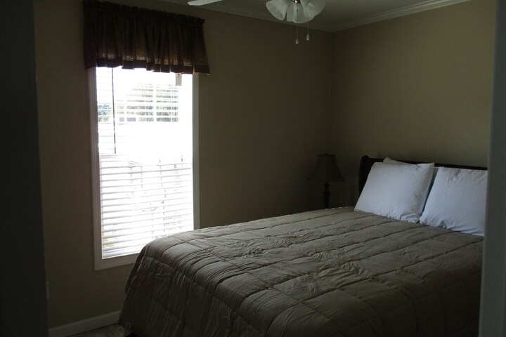 Room 4 of 20