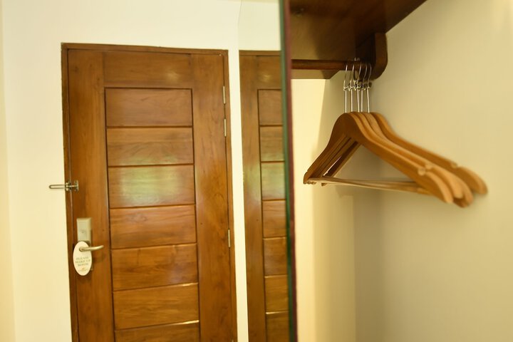 Room 21 of 80
