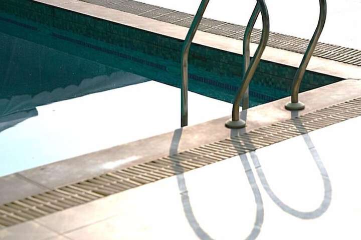 Pool 21 of 41