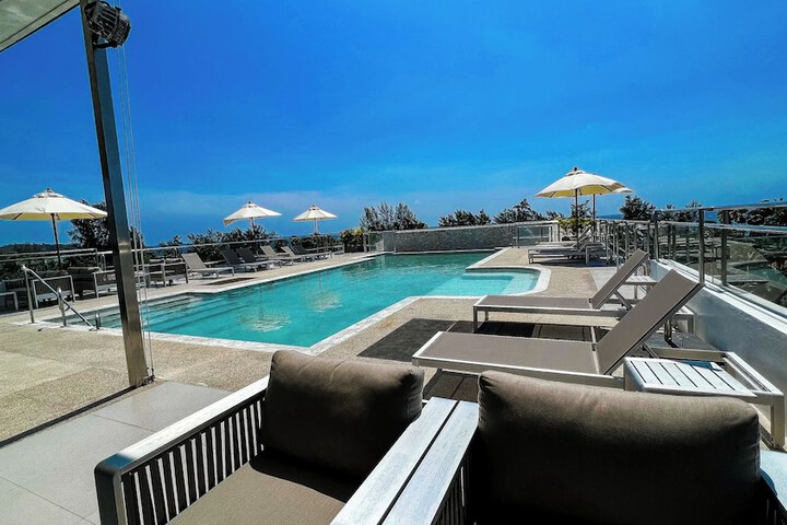 Pool 56 of 78