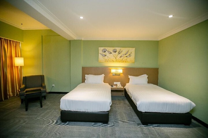 Room 18 of 75