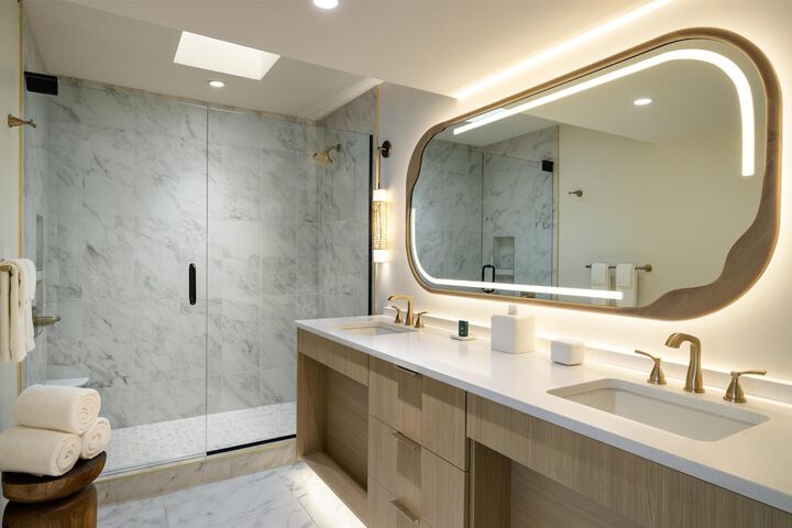 Bathroom shower
