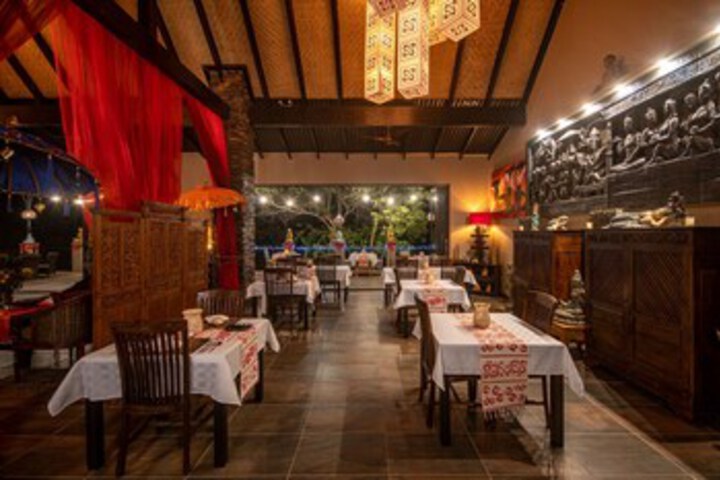 Dining 82 of 162