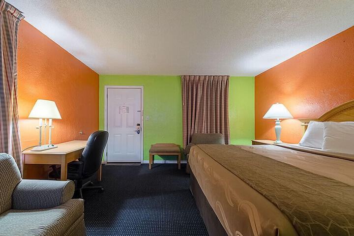 Room 14 of 26