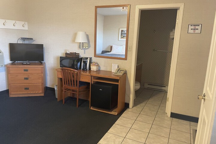 Room 32 of 99
