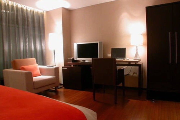 Room 6 of 37