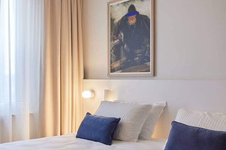 Room 3 of 68