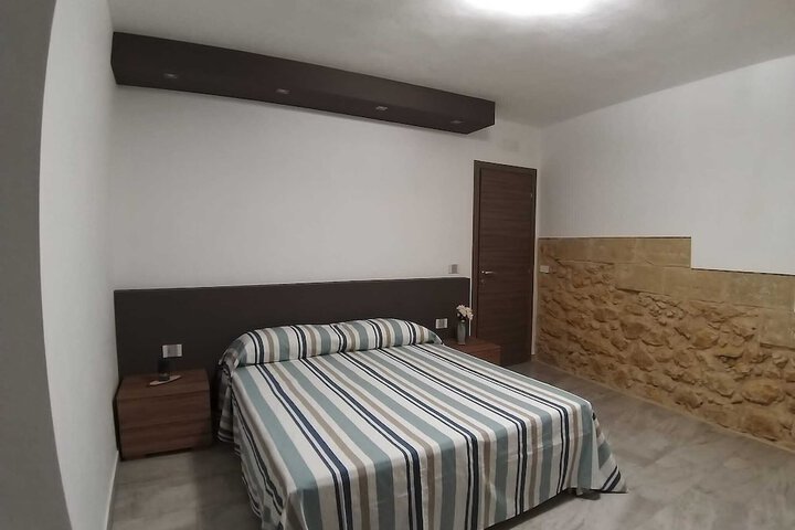 Room 11 of 20