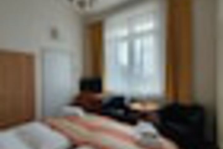 Room 77 of 324