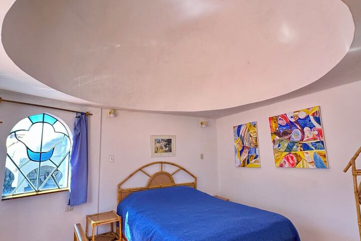 Room 8 of 82