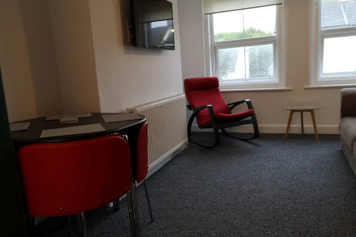 Room 2 of 18